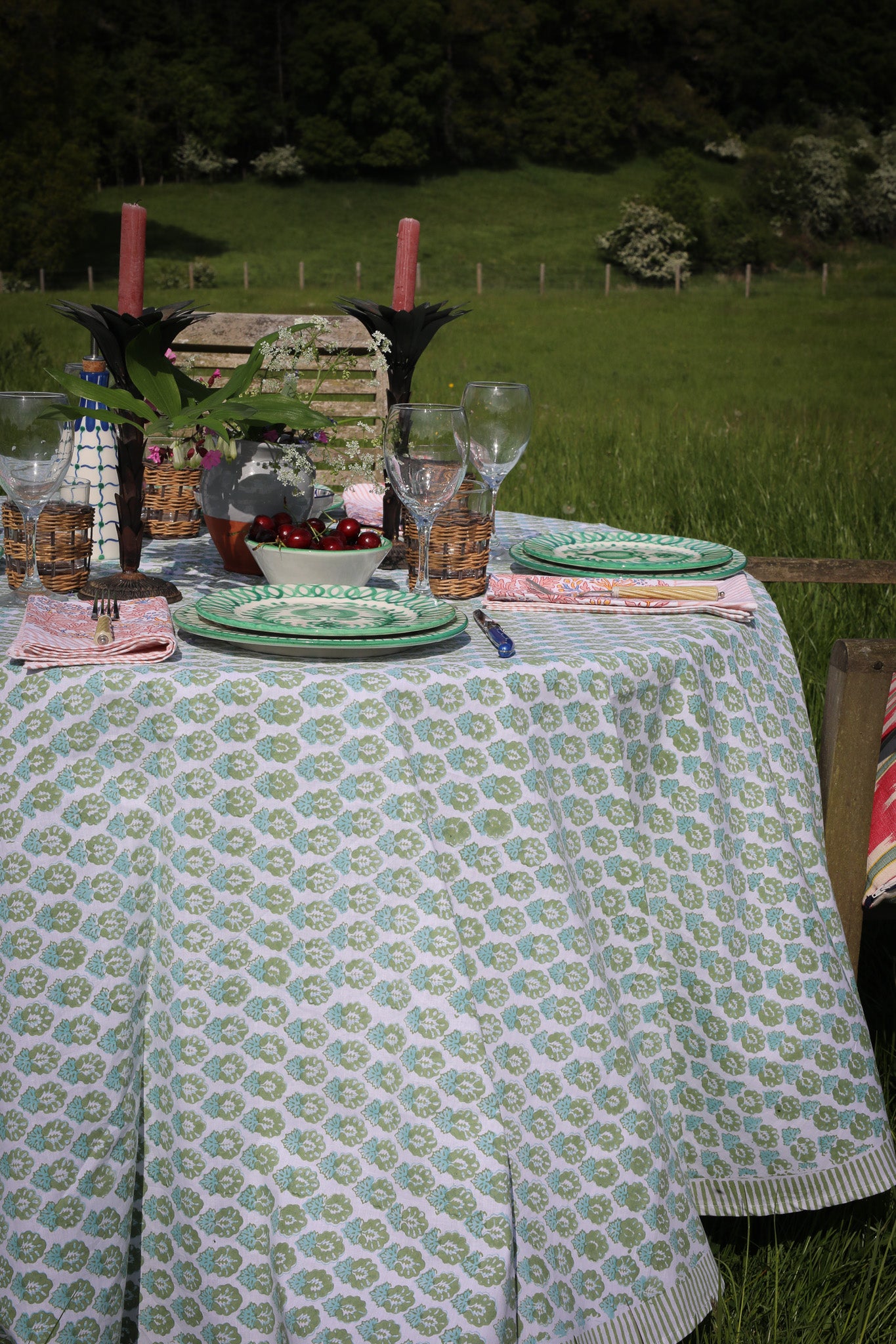 NELLIE TABLECLOTH IN GREEN