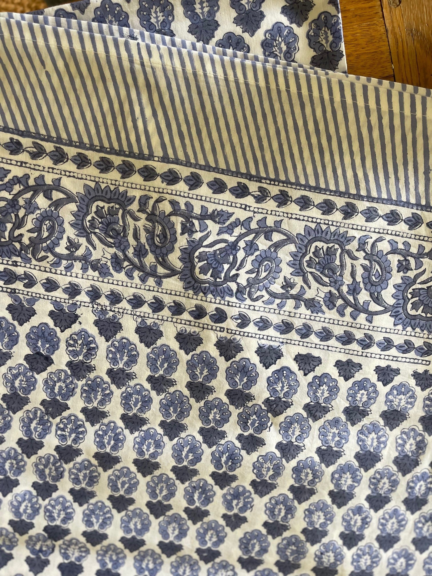 NELLIE TABLECLOTH IN BLUE