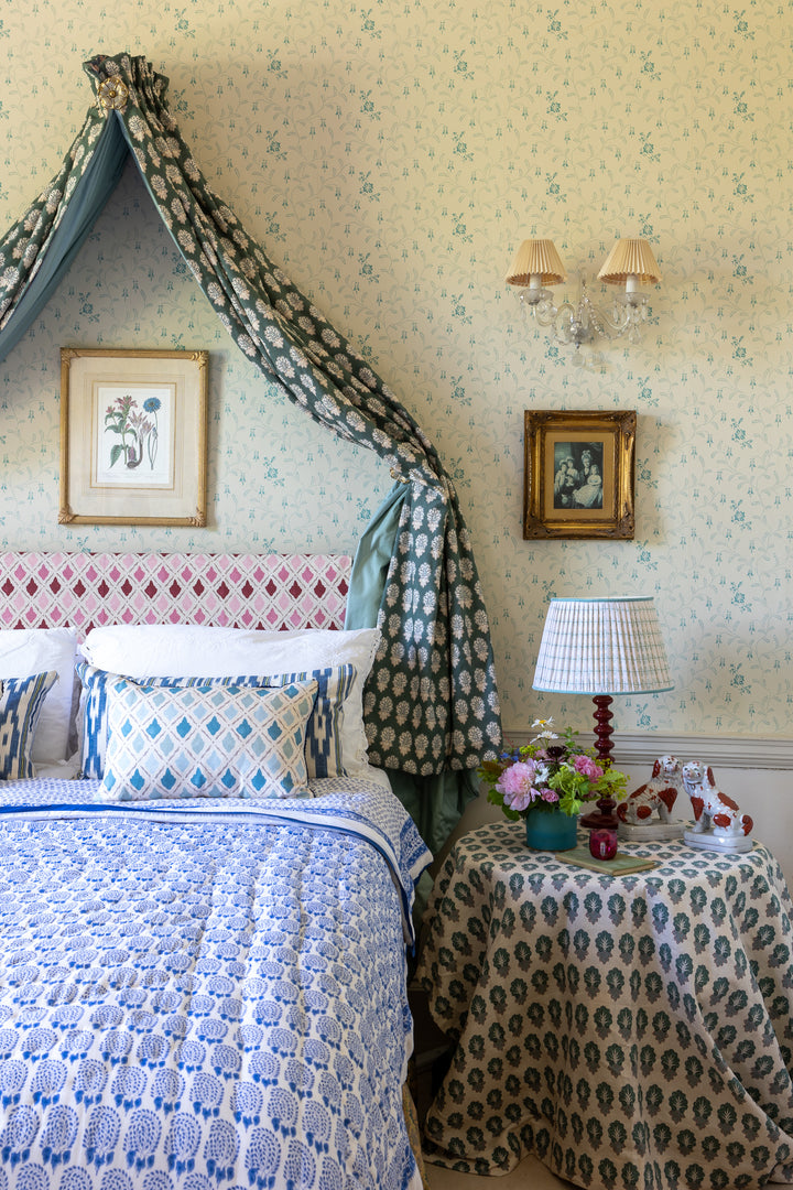 BUMBLE QUILT IN BLUE