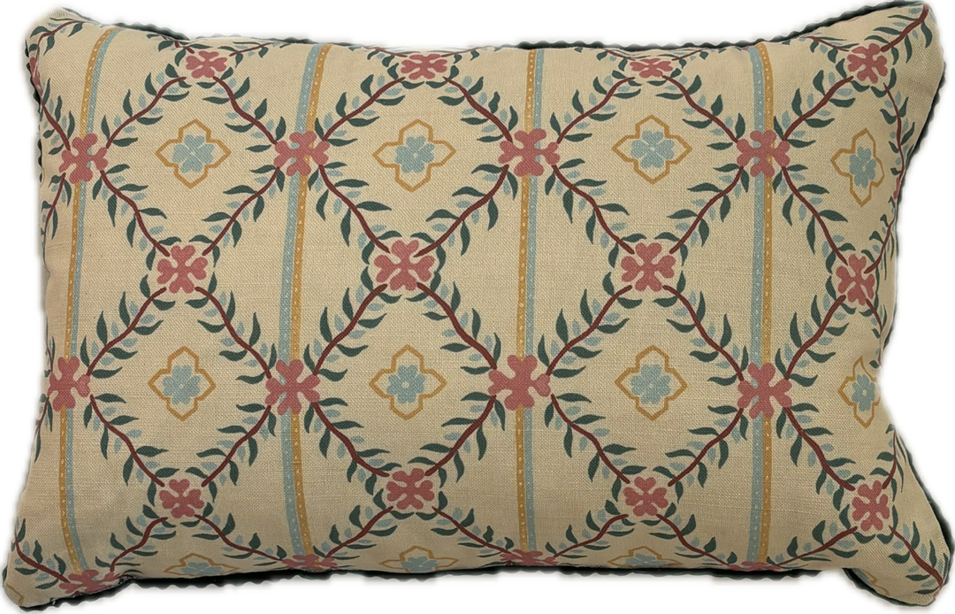 WINNIE'S ARBOUR SMALL SCALE LIGHT CUSHION