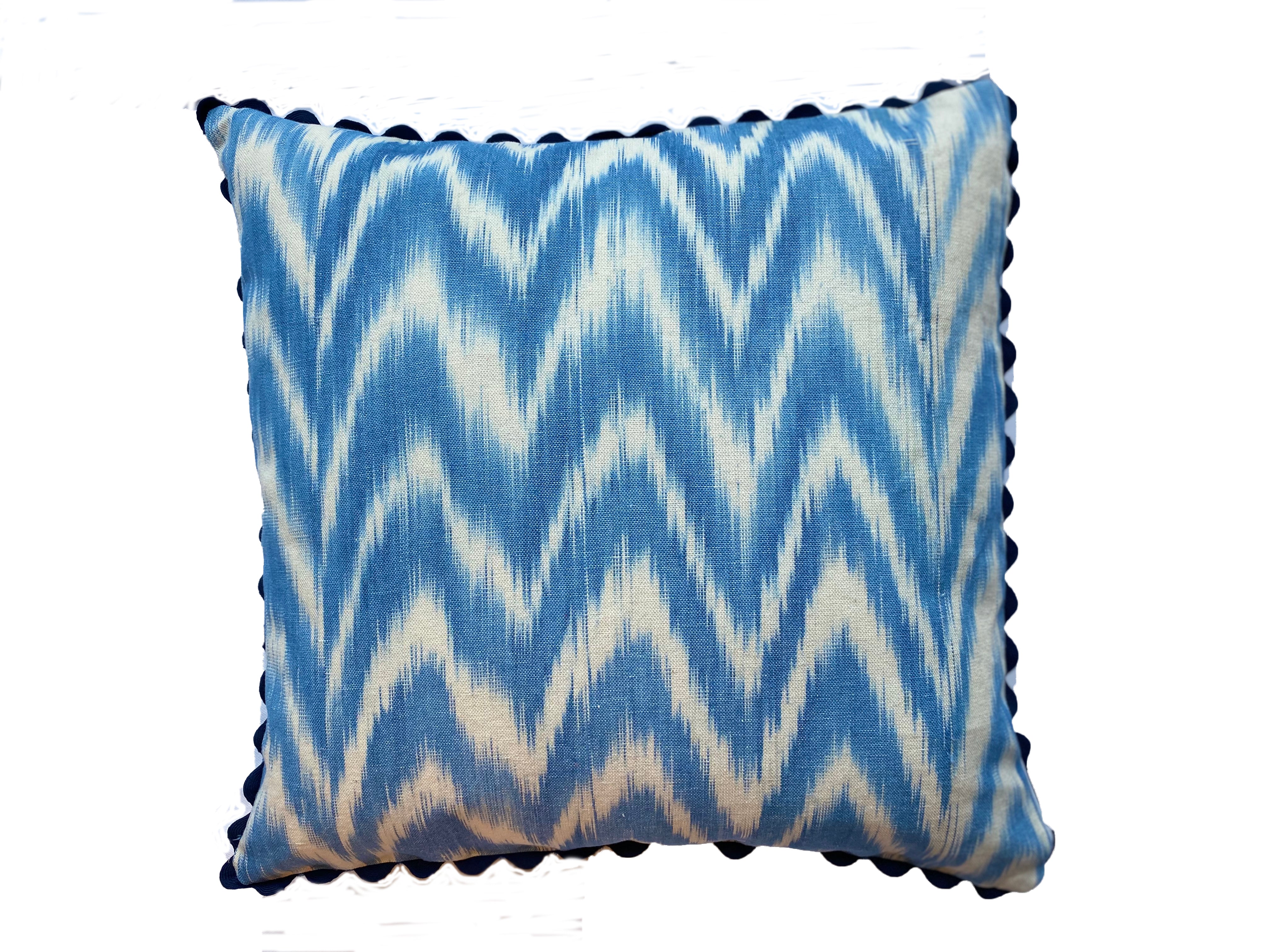 MALLORCAN FABRIC CUSHION - SKY BLUE FLAMESTITCH WITH NAVY SCALLOP EDGING