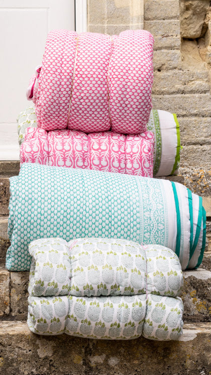 BUMBLE QUILT IN GREEN