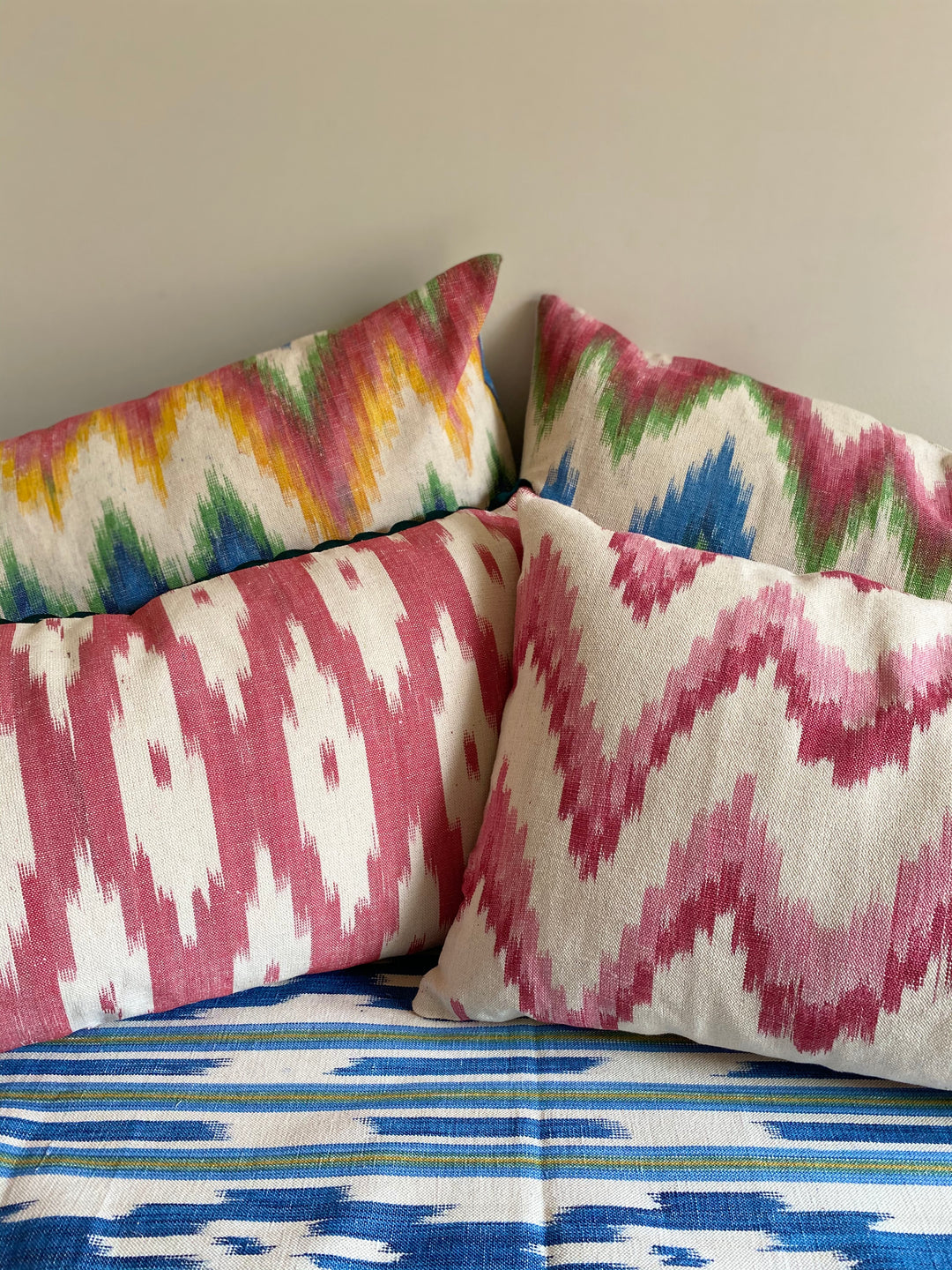 MALLORCAN FABRIC CUSHION - FLAMESTITCH PINK