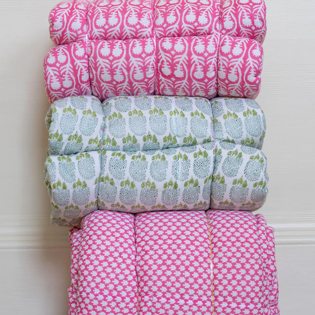 BUMBLE QUILT IN GREEN