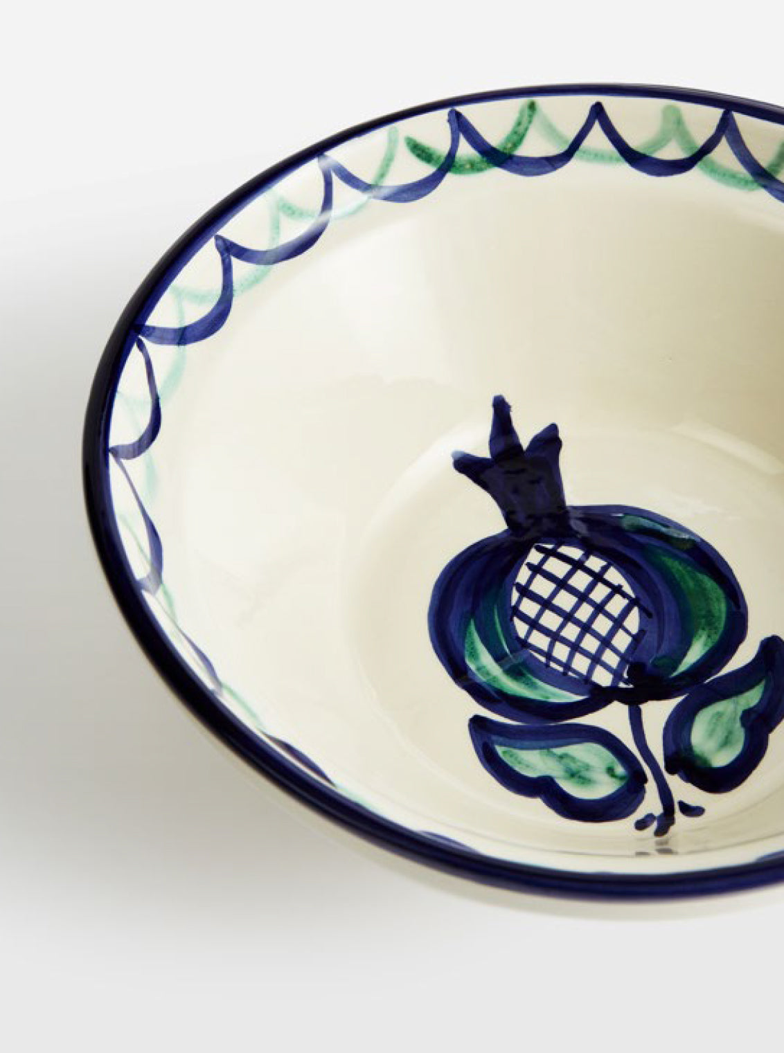 MEDIUM RIMMED BOWL - Part of our Soho Home Collection