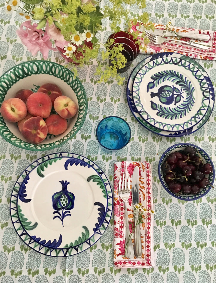 BUMBLE TABLECLOTH IN GREEN/AQUA