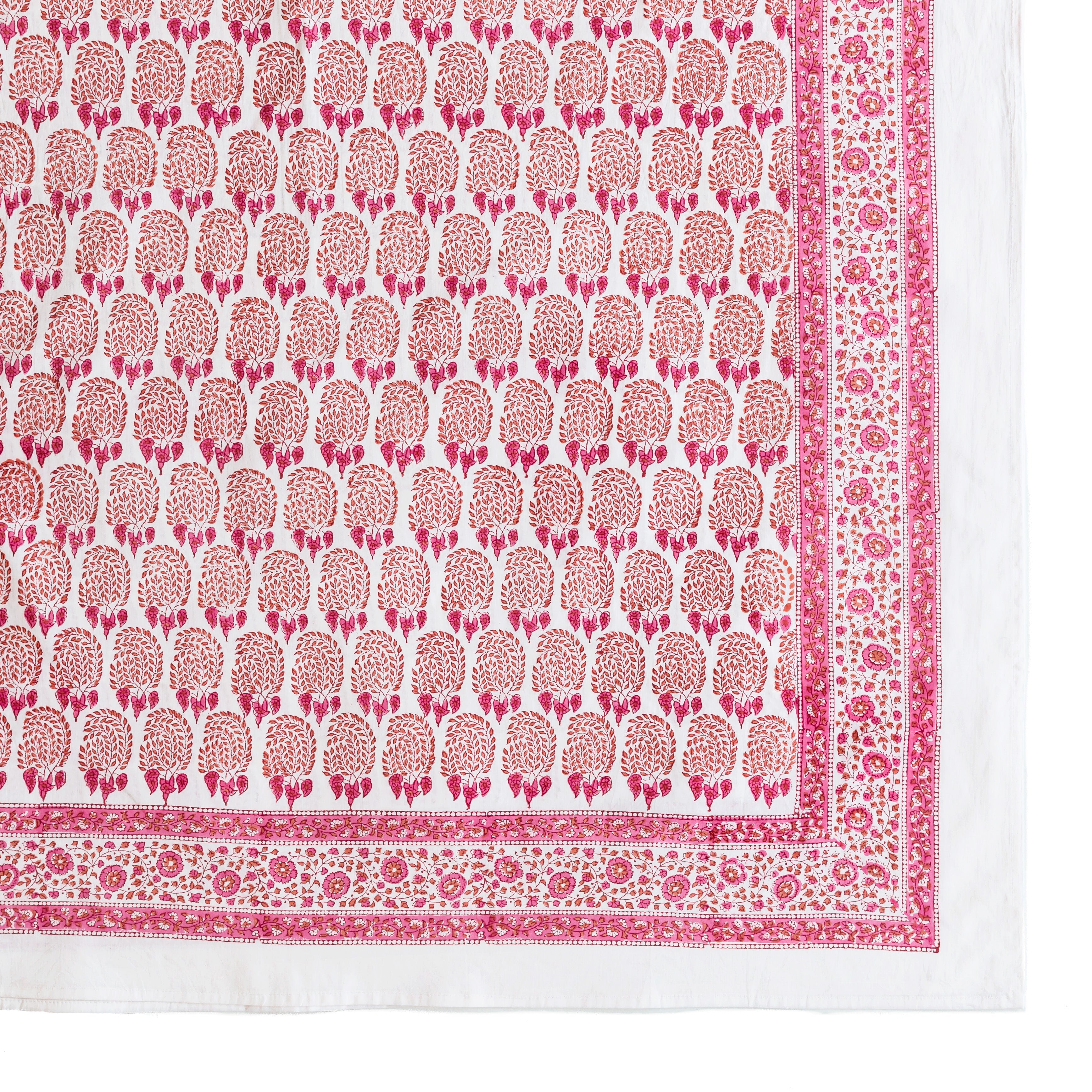 BUMBLE TABLECLOTH IN RED/PINK